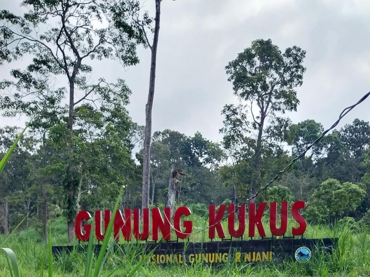 Raturinjani Homestay Selong ภายนอก รูปภาพ