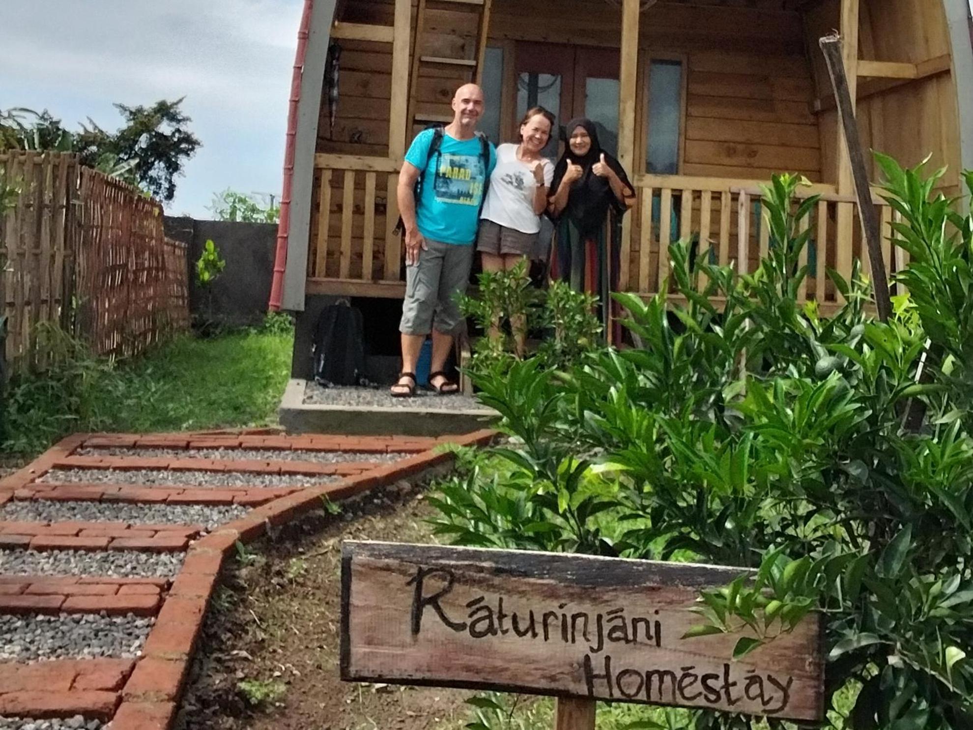 Raturinjani Homestay Selong ภายนอก รูปภาพ