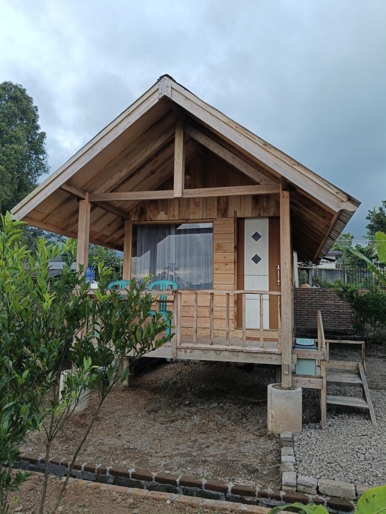 Raturinjani Homestay Selong ภายนอก รูปภาพ