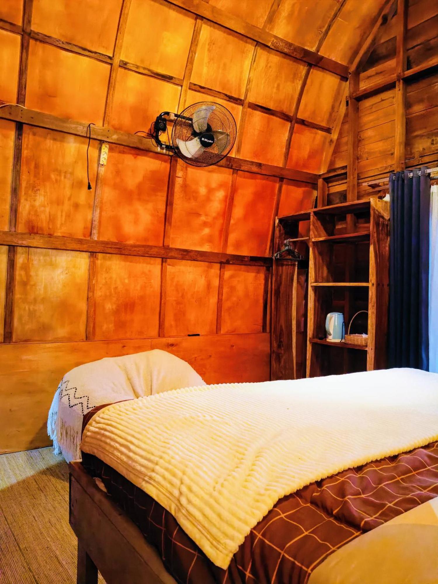 Raturinjani Homestay Selong ภายนอก รูปภาพ