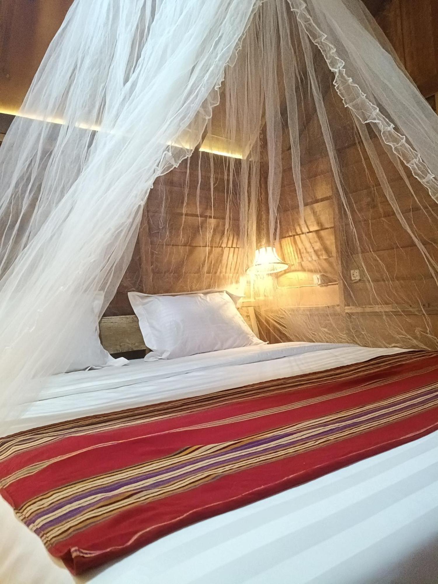 Raturinjani Homestay Selong ภายนอก รูปภาพ